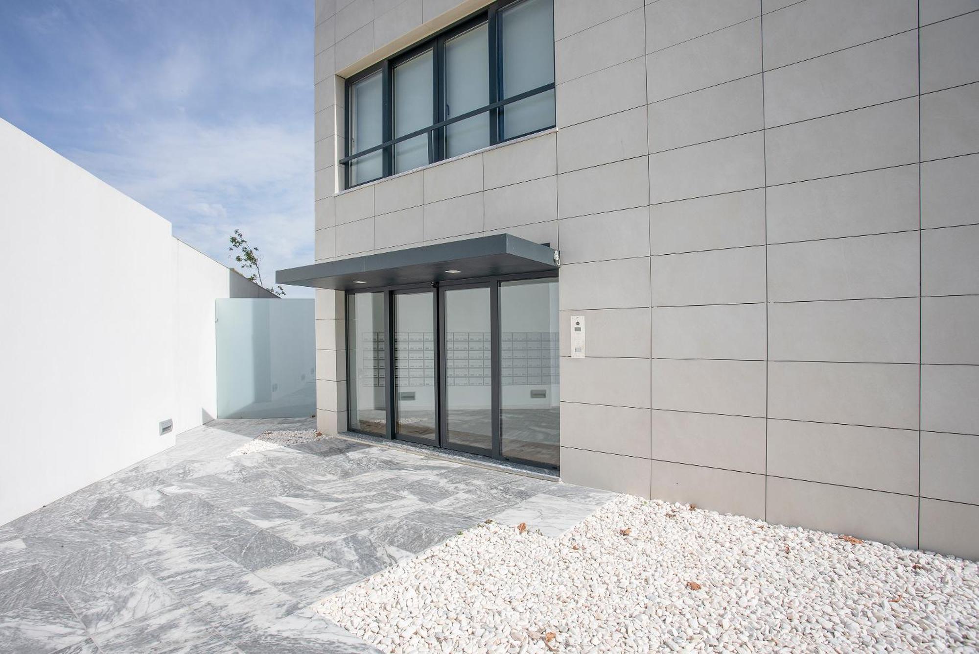 Liiiving In - Dragao Pool View Apartment Porto