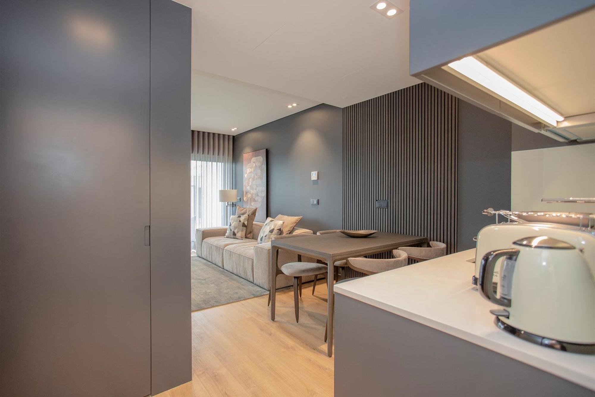 Liiiving In - Dragao Pool View Apartment